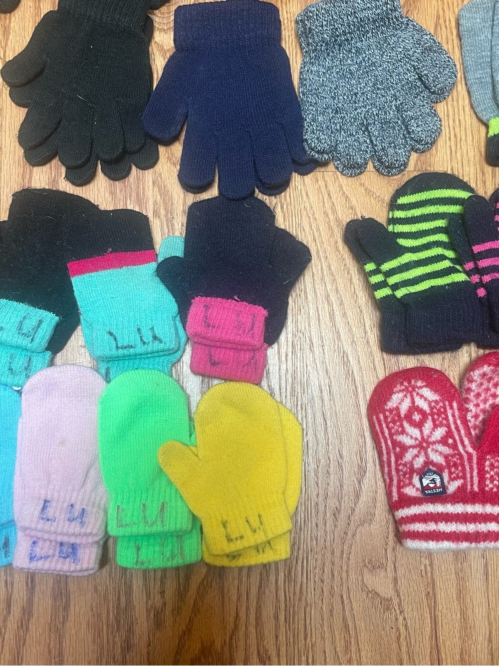 Kids bundle lot mittens